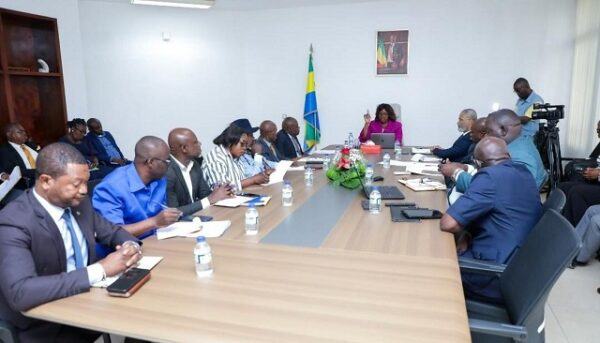 Réforme Fonction publique : Laurence Ndong salue le dialogue avec Dynamique unitaire