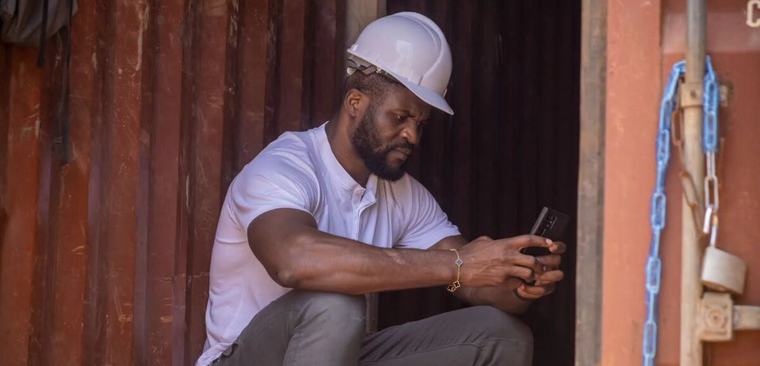 Francis Ngannou investit au Cameroun : le champion construit un hôtel à Batié