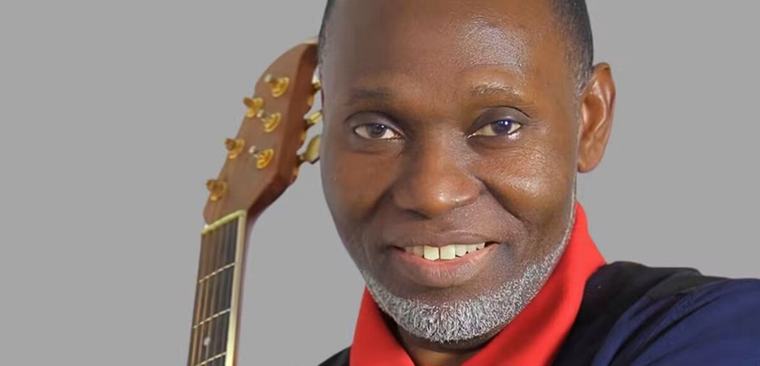 Actus Carlyto Lassa, voix emblématique de la musique congolaise, est mort à 65 ans